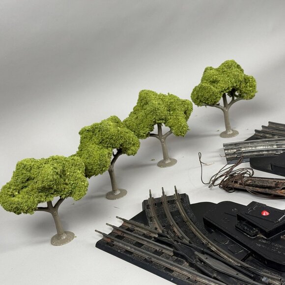 Vintage O Scale Model Train Tracks, Right Left Switches & Trees Scenery Lot - Picture 2 of 7